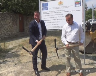 Задават се 179 дни ремонти, кметът удари първа кирка днес