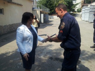 Стара Загора: Областният управител награди 11 пожарникари от Стара Загора