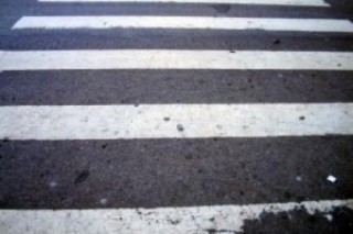 Велосипедист блъсна възрастна пешеходка