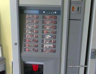 Вандал потроши автомат за напитки