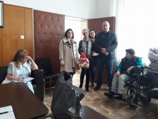 Червено-бяла акция  на млади социалисти и хора с увреждания в Стара Загора