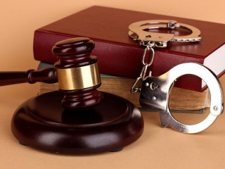 Четири години затвор за мъж обрал  златни накити и други вещи