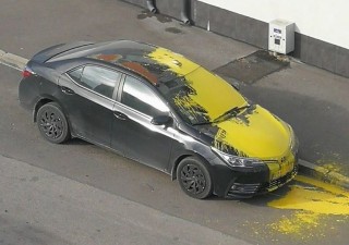 Заляха колата на старозагорец с жълта боя