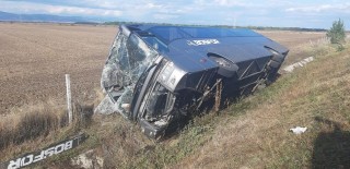 Автобус се преобърна на АМ Тракия в Старозагорско