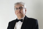 Диригентът Красимир Къшев засажда гора за своя рожден ден