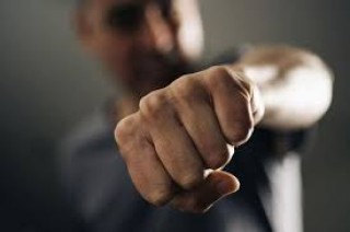 Оставиха в ареста 28-годишен заплашил майка си с убийство