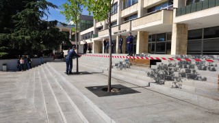 Заради сигнал за бомба в сградата на Община Стара Загора евакуираха служителите