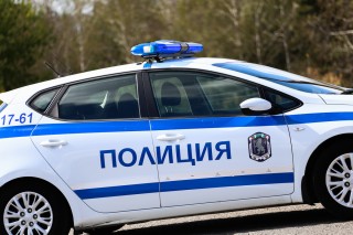 Потрошиха “БМВ“, паркирано в старозагорско село