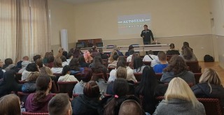 Старозагорски полицаи се включиха в поредно обучение на ученици за пътната безопасност