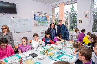 Зам.-кметът Надежда Чакърова откри нов STEM център в VI ОУ „Св. Никола“ в Стара Загора