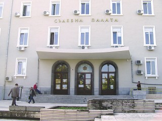 Съдът в Стара Загора разреши изпълнението на Европейска заповед за арест спрямо обвиняем за присвояване на автомобили