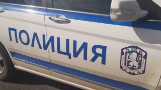 Задържаха 48-годишен, извършвал непристойни действия пред училище в Стара Загора