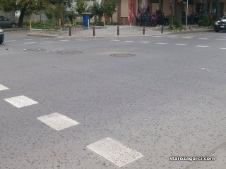 Преди минути катастрофа до спортната зала “Иван Вазов“