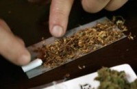 Задържаха за 24 часа трима за притежание на марихуана