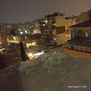 В Стара Загора заваля сняг