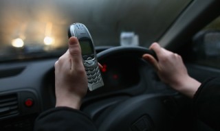 Разбиха две групи телефонни измамници