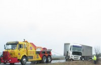 Трима от пострадалите в тежката катастрофа край Ястребово с опасност за живота