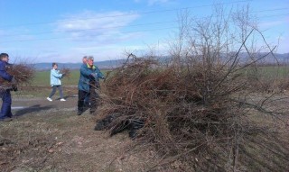 Членове на ГЕРБ – Стара Загора почистиха паметника на загиналите в  Джуранлийския бой