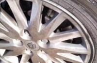 Арестуваха двама в момент на рязане на гуми на автомобил