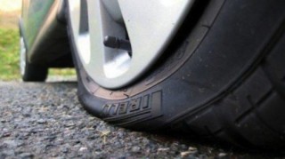 Хванаха трима старозагорци нарязали 83 гуми на автомобили