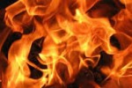 Запалиха гуми до къщата на 26-годишен мъж