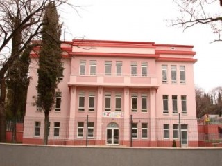 Случаен изстрел счупи прозорец на детска градина в Стара Загора