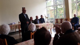 Кандидати от листата на ГЕРБ за общински съветници в Стара Загора се срещнаха с  пенсионери по повод празника им