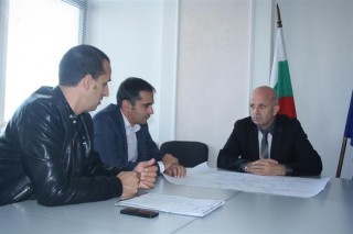 Проходите Шипка и Хаинбоаз с нова пътна маркировка