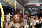 Оперни артисти пеят на пътниците в градския транспорт в Стара Загора