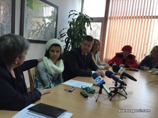 Смелата Мария от Стара Загора получи лаптоп, златен медал и още подаръци от община Стара Загора