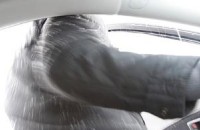 Задихнаха Голф и обраха магазин в Стара Загора