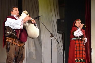 Валя Балканска пее на благотворителен концерт в Стара Загора
