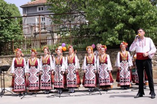 В Сулица отбелязаха за девети път празника на селото си с хора и песни  