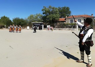 В Сладък кладенец отпразнуваха с песни и танци своя празник