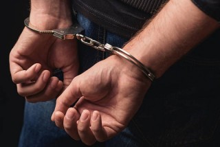 Оставиха в ареста 20-годишен трошил таксиметрови коли в Стара Загора