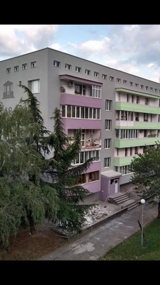 Стена на тераса на апартамент се срути в Стара Загора