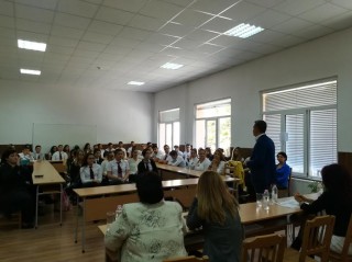 Младежки инициативи за Стара Загора търси от ученици народният  представител Радостин Танев