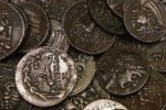 При спецакция задържаха мъж за незаконно притежание на старинни монети и предмети
