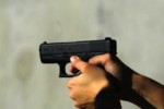 Въоръжен насочи пистолет към жена и обра магазин в Стара Загора 
