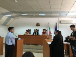 Старозагорски ученици ще участват в симулативен съдебен процес