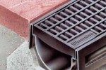 Монтират нови отводнителни улеи на проблемни места в Стара Загора