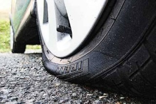 Нарязаха четирите гуми на лек автомобил в старозагорски квартал