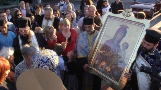 Две чудотворни икони пристигат в Старозагорския затвор