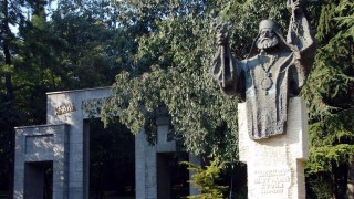 Екзотични иглолистни фиданки ще обогатят дървесния фонд на парк  „Митрополит Методий Кусев“