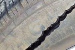 Срязаха гумите на два автомобила в Стара Загора 