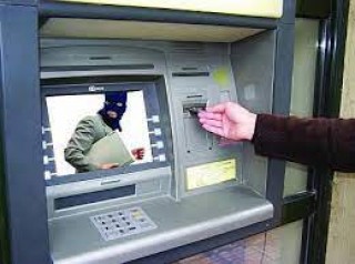 Осъдиха условно санитарка, изтеглила пари от дебитни карти на пациент и съпругата му