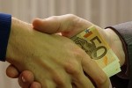 Обвиниха държавна служителка за поискан подкуп за издаване на документ в Стара Загора