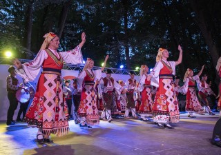 Таланти от Петрич и Разград с голямата награда от XVI Национален тракийски фолклорен събор „Богородична стъпка“