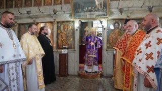 В Чирпан се поклониха пред мощите на св. първомъченик архидякон Стефан 
