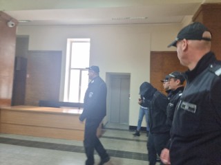 Оставиха в ареста мъжът, държал с цел разпространение марихуана на стойност 300 365 лева